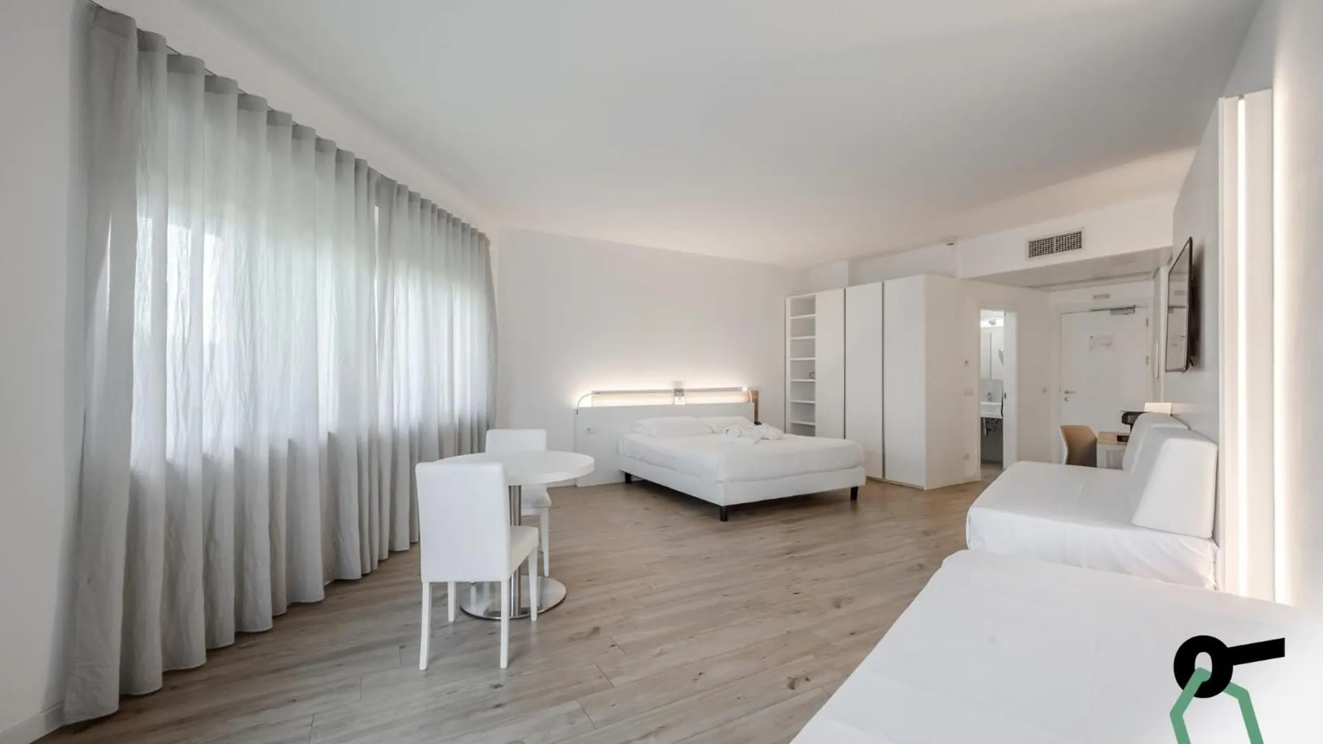 Hotiday Room Collection - Tirrenia 5*,